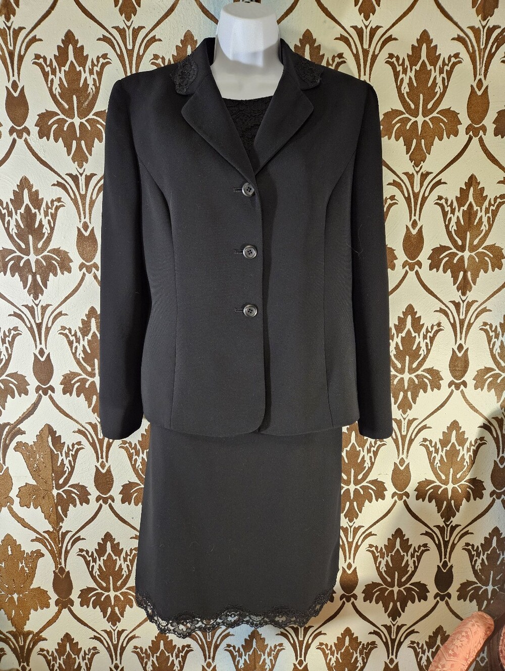KASPER PETITES Black Lace Trim 3-Piece Suit Set Women's 12P Jacket-Top-Skirt EUC